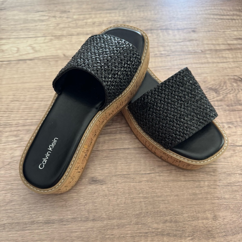 Calvin Klein Women's Arzelia Single Band Platform Slip-On Sandals Size 7